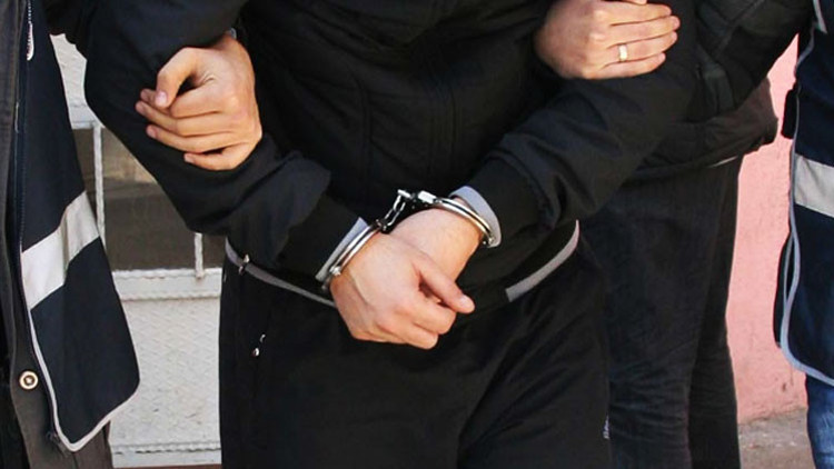 Son dakika haberler... Kritik isme FETÖ gözaltısı