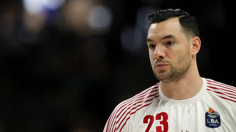 AX Armani Exchange Milan, Christian Burnsü serbest bıraktı