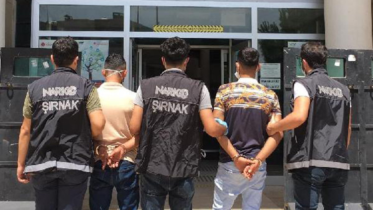 Şırnakta kaçakçılık operasyonu: 33 gözaltı