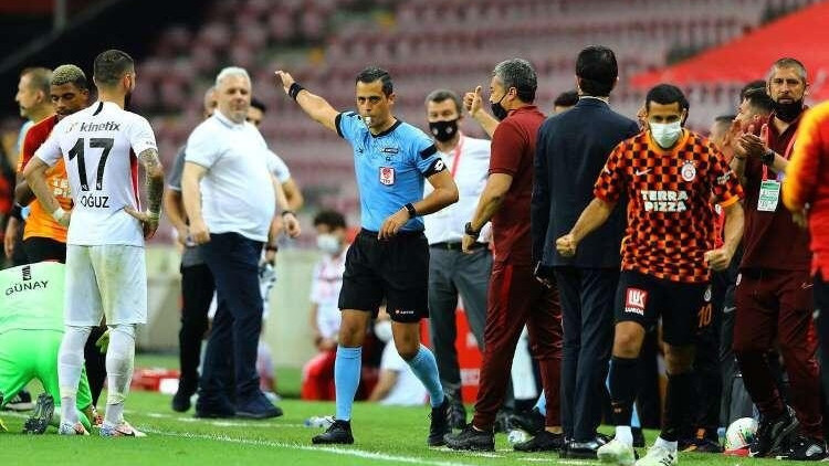Futbol konseyi: Sakinliği kaybeden şampiyonluktan olur Futbol konseyi: Sakinliği kaybeden şampiyonluktan olur