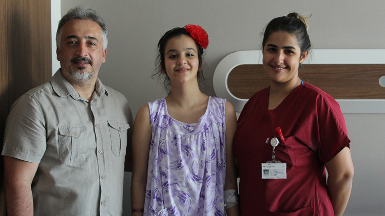 11 yaşındaki Buse skolyoz ameliyatıyla sağlığına kavuştu