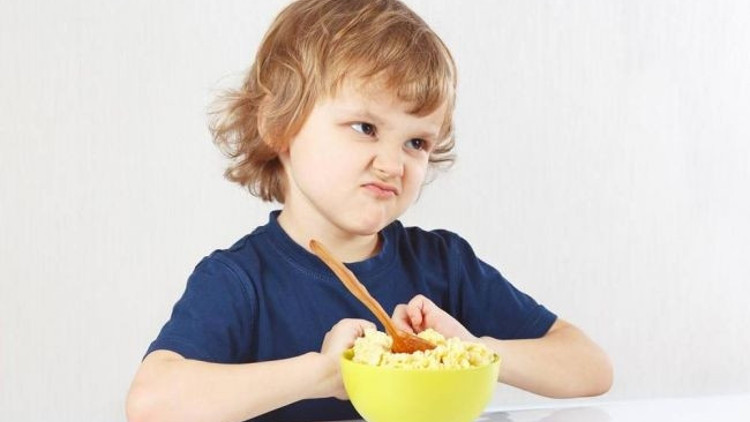İştahsız çocuklara yemek yedirmenin yolları