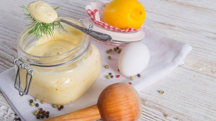 Mayonezi yemeyin, cildinize sürün Mayonezi yemeyin, cildinize sürün