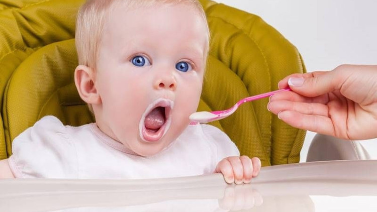 Yiyecekleri karıştırarak vermeyin