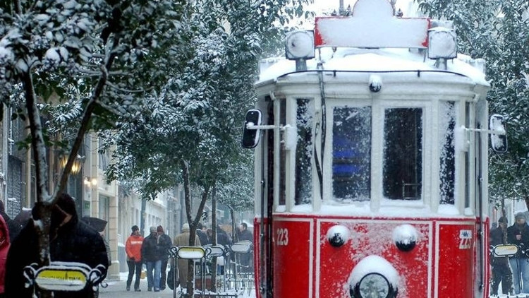 İstanbul’da kar yağışı başladı