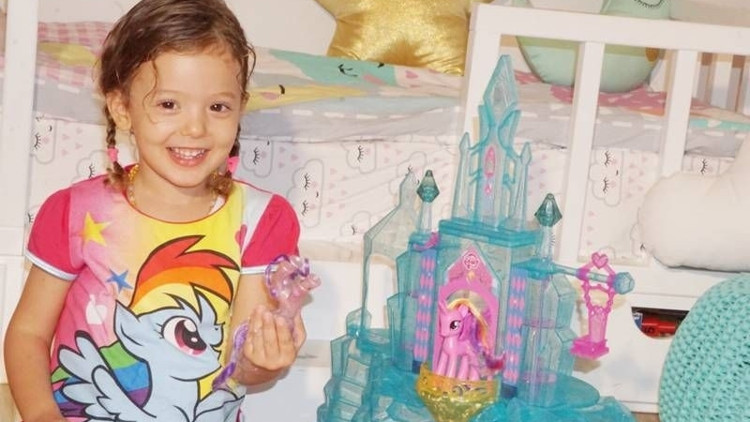 Mavi Bebeğim diyor ki “Arkadaşlık sihirlidir”