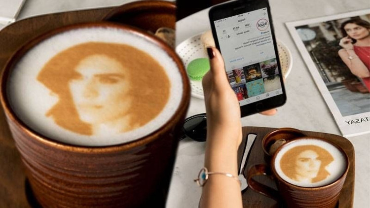 Selfie çılgınlığı şimdi Latte’lerde Selfie çılgınlığı şimdi Latte’lerde