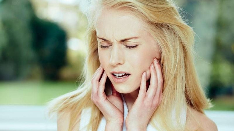 Sabah kalktığınızda çeneniz ağrıyor mu