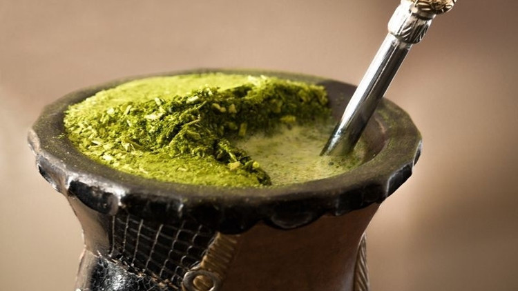 Sağlıklı beyin için erkeklere mate, kadınlara adaçayı tavsiyesi