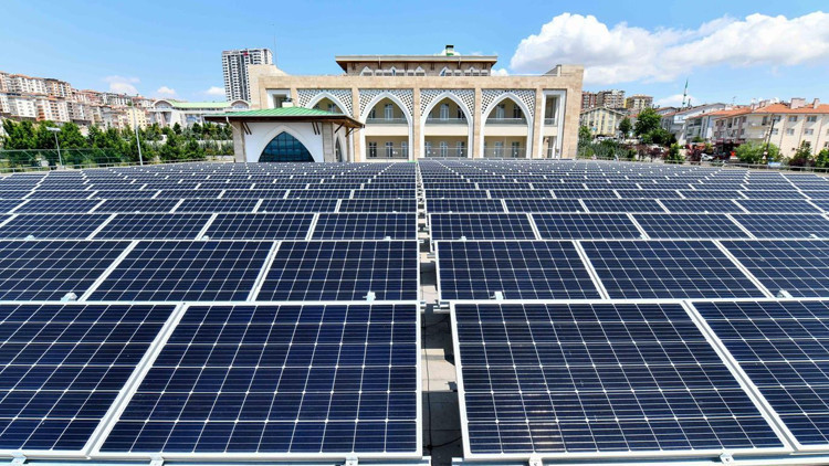 Yaşam merkezine güneş paneli Yaşam merkezine güneş paneli