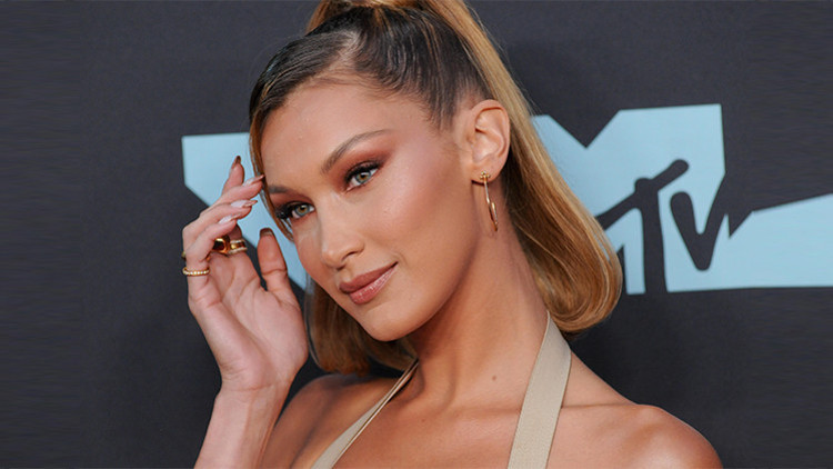 Hollywood Ünlülerinin Sıkça Tercih Ettiği İşlem: Badem Göz Uygulaması