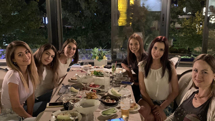 Hem eğitim hem doğum günü Hem eğitim hem doğum günü