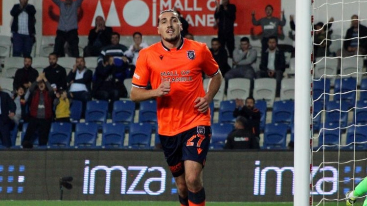 Enzo Crivelli kariyer rekorunu kırarak şampiyon oldu Enzo Crivelli kariyer rekorunu kırarak şampiyon oldu