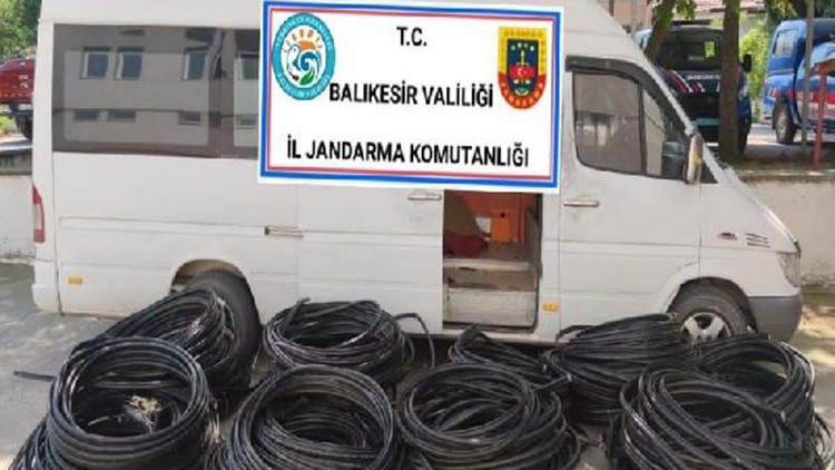Çaldığı 112 bin TL değerindeki kablolarla yakalandı Çaldığı 112 bin TL değerindeki kablolarla yakalandı