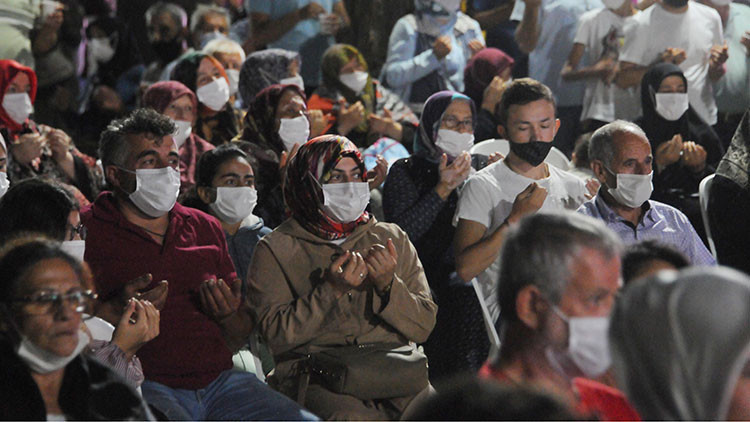 17 Ağustos Depreminde hayatını kaybedenler dualarla anıldı