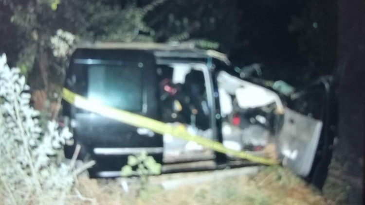 İzmirde feci kaza: 2 ölü İzmirde feci kaza: 2 ölü