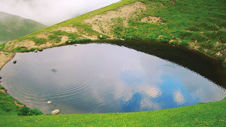 Dipsiz Göl örnek oldu, yönetmelik değişti; define avcısı kalmadı Dipsiz Göl örnek oldu, yönetmelik değişti; define avcısı kalmadı