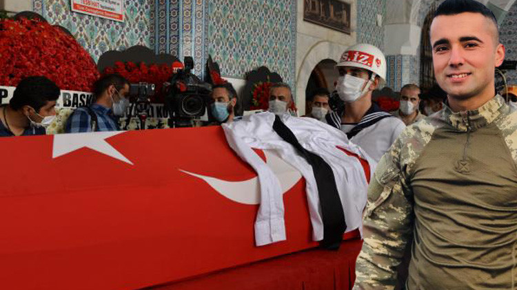 Şehit Uzman Çavuş İdris Şahin nişan kıyafetleri ile son yolculuğuna uğurlandı