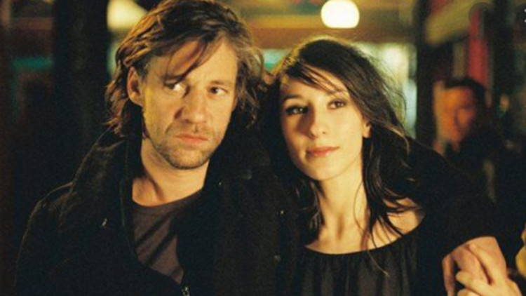 Duvara Karşı ile ünlenen Birol Ünel hayatını kaybetti