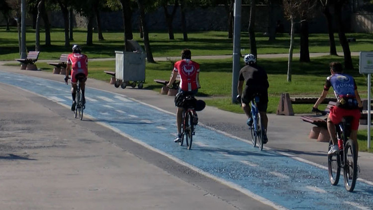 Florya sahilinde bakımsız yaya ve bisiklet yolu isyanı