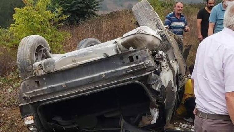 Tatil dönüşü kaza: Astsubay, eşi ve kızı yaralı