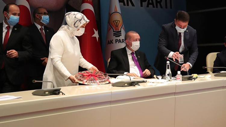 Cumhurbaşkanı Erdoğana kayısı ikramlı teşekkür Cumhurbaşkanı Erdoğana kayısı ikramlı teşekkür