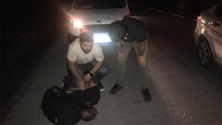 Balıkesirde emekli öğretmeni dolandırarak 150 bin lirasını alan 3 kişi yakalandı Balıkesirde emekli öğretmeni dolandırarak 150 bin lirasını alan 3 kişi yakalandı