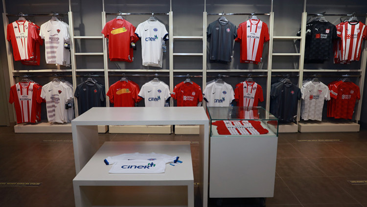 Fenerbahçede sürpriz proje hayata geçti Süper Lig takımlarının formaları Fenerium’da