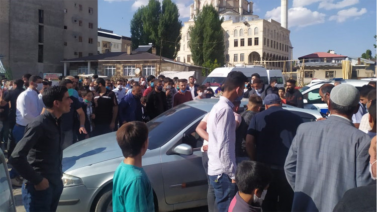 Kan davası kavgası: 1 ölü, 1 yaralı Kan davası kavgası: 1 ölü, 1 yaralı