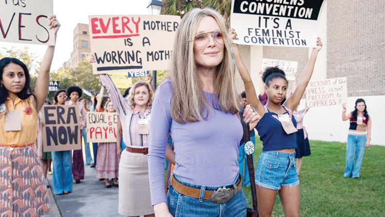 Julianne Moore: Bizi uyandırmak için felaket mi gerekliydi