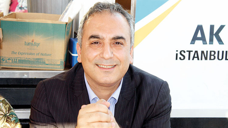 Markar Esayan hayatını kaybetti