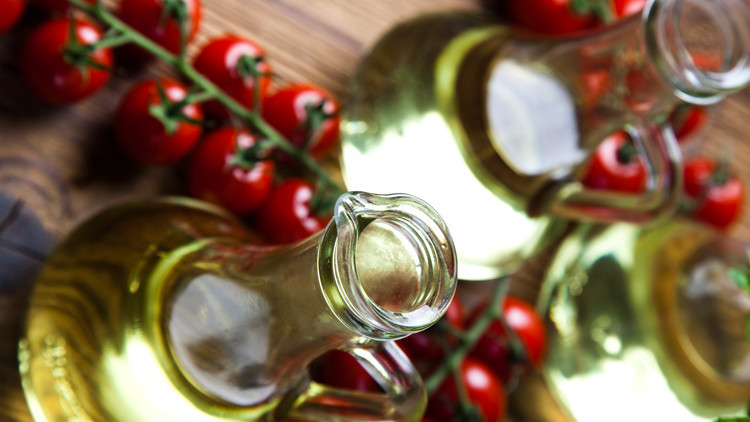 Bitkisel yağlar kolesterol içermiyor, gönül rahatlığıyla tüketebilirsiniz