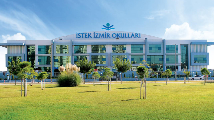 İstek İzmir Okulları’ndan örnek davranış