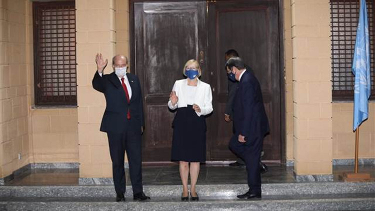 Cumhurbaşkanı Ersin Tatar, Anastasiadis ile ilk kez görüştü