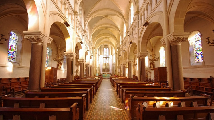 İngilterede Katolik Kilisesi, çocuklara yönelik 3 binden fazla taciz şikayetini görmezden geldi