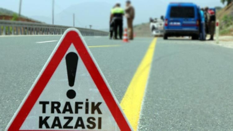 Batman’da traktör, TIR ve otomobil çarpıştı: 2 ölü, 3 yaralı Batman’da traktör, TIR ve otomobil çarpıştı: 2 ölü, 3 yaralı