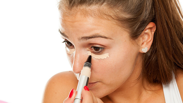 Gözlerinizi Daha Küçük Gösteren Makyaj Hataları
