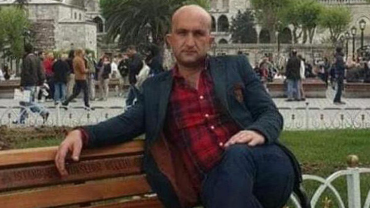 Elinde otomatik tüfekle karakola gidip, cinayet işlediğini söyledi