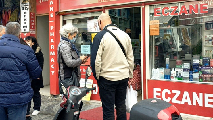 Son dakika haberleri... Akın akın gelip kutu kutu aspirin alıyorlar