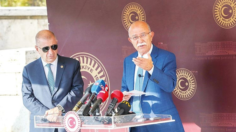 ihraç yanında istifa ihraç yanında istifa
