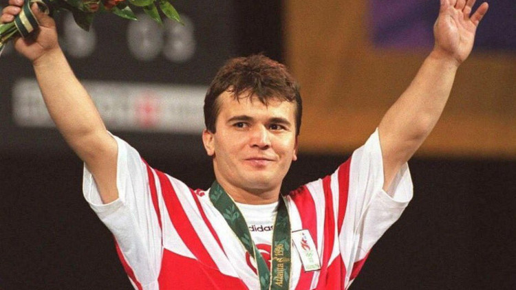 Naim Süleymanoğlu, vefatının üçüncü yıl dönümünde anıldı