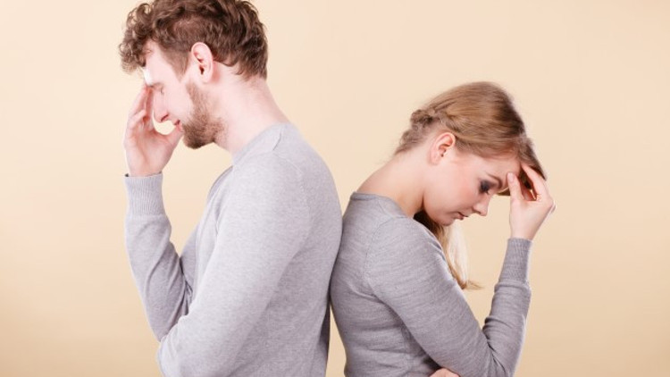 İlişkinizin Ayrılığa Doğru Gittiğini Gösteren 10 İşaret