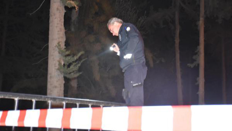 Devriye gezen polis ekipleri, iki farklı sokakta 3 yaralı buldu