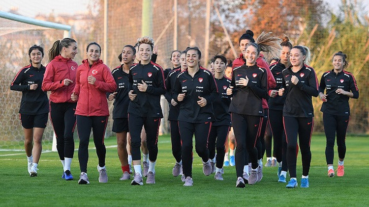 A Milli Kadın Futbol Takımımız, Rusyayı konuk edecek 2022 Avrupa Şampiyonası Elemeleri...