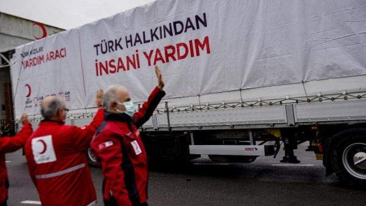 Kızılay’dan Azerbaycan ve Bosna Hersek’e 9 TIR insani yardım