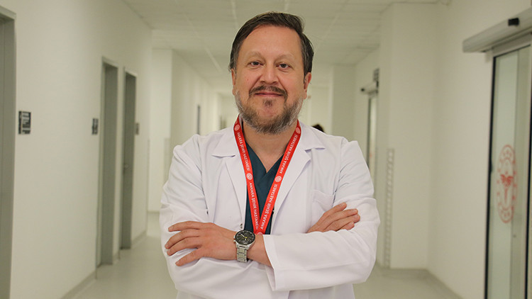 Yumruk yumruğa tokalaşma da tehlikeli Yumruk yumruğa tokalaşma da tehlikeli