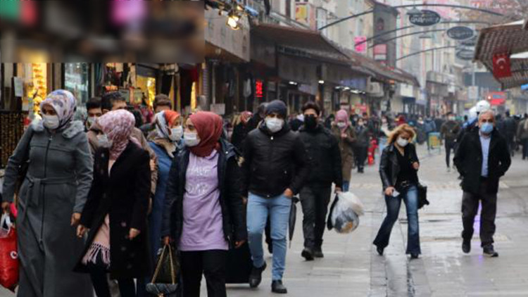 Gaziantep’te çarşılarda yoğunluk