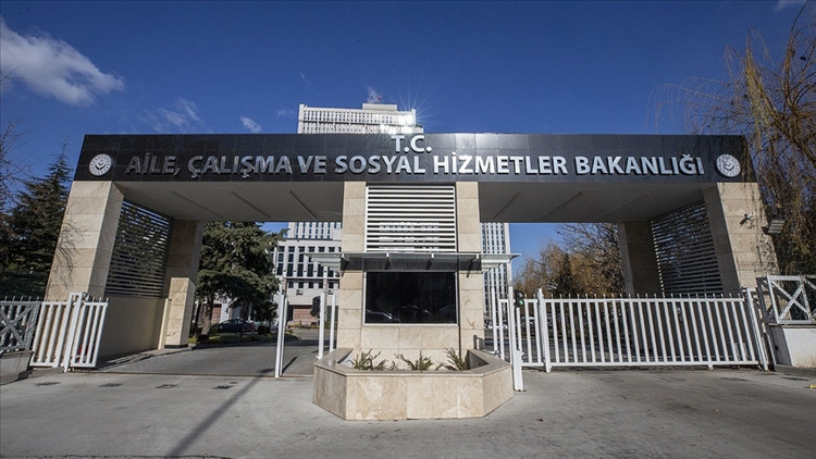 Aile, Çalışma ve Sosyal Hizmetler Bakanlığı 250 uzman yardımcısı alacak İşte başvuru şartları