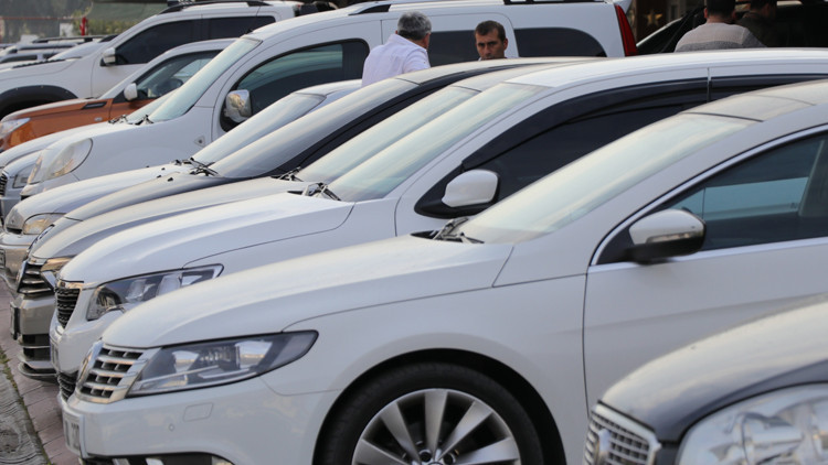 Galericiler tavsiyede bulundu: Otomobil almanın tam zamanı