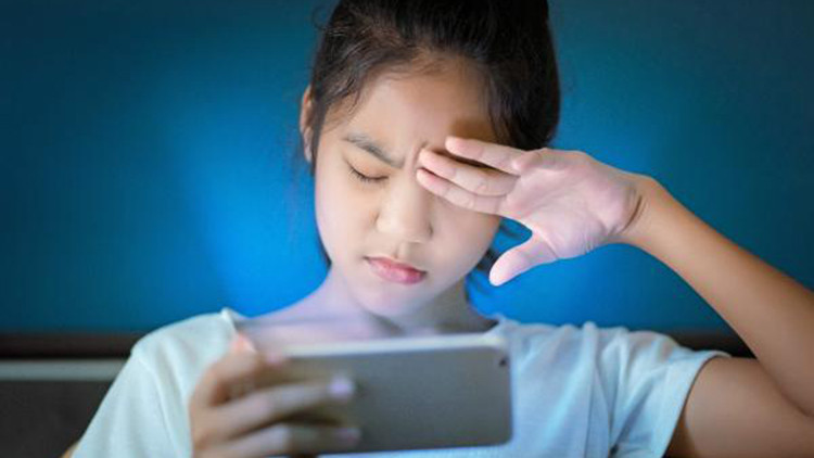 Koronavirüs pandemisiyle birlikte “göz kuruluğu” arttı; bu uyarılara dikkat Koronavirüs pandemisiyle birlikte “göz kuruluğu” arttı; bu uyarılara dikkat